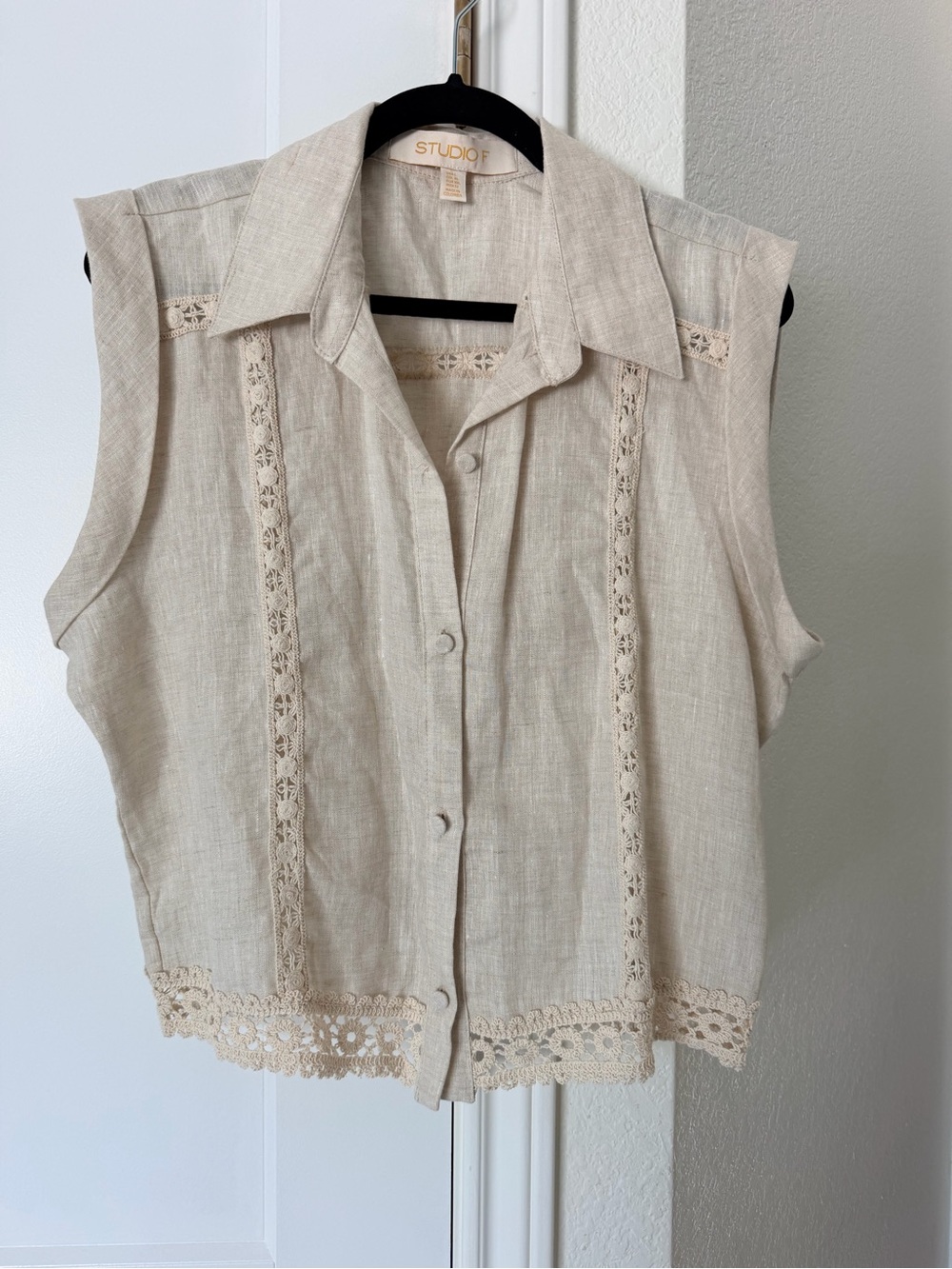 Studio F Linen-Crochet Sleeveless Button-Down Top - Cream